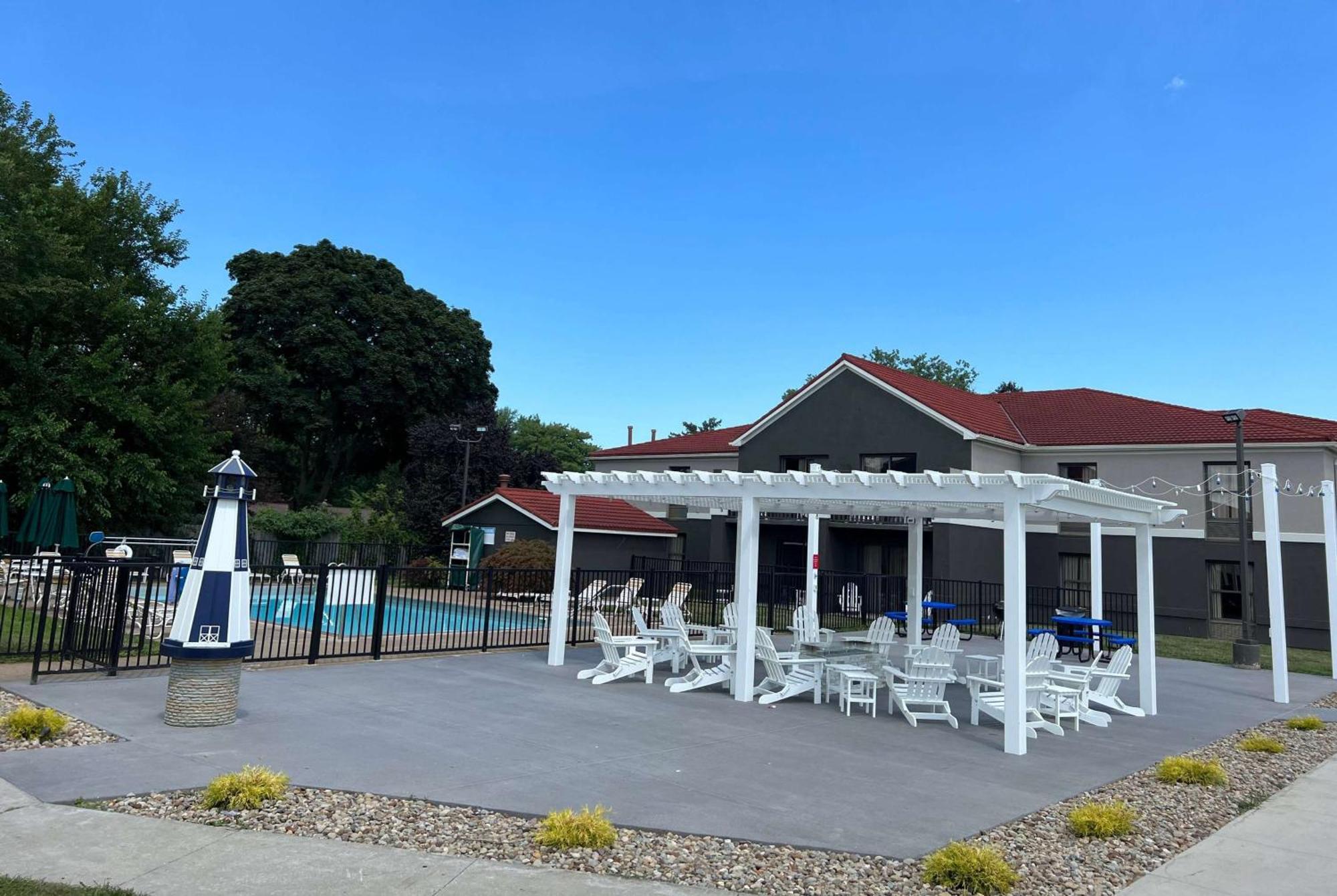La Quinta Inn by Wyndham Sandusky near Cedar Point Bagian luar foto